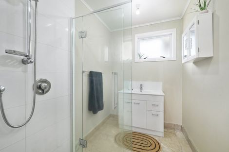 Photo of property in 2 Tapsell Road, Fairy Springs, Rotorua, 3015