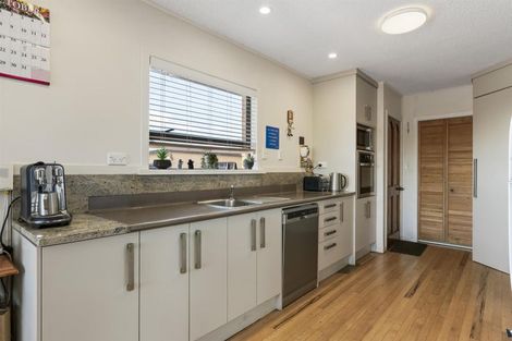 Photo of property in 20 Lee Street, Te Puke, 3119