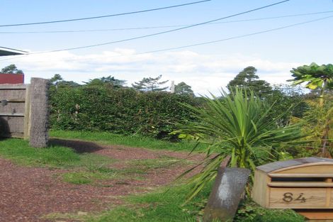 Photo of property in 84 Kauri Point Road, Laingholm, Auckland, 0604
