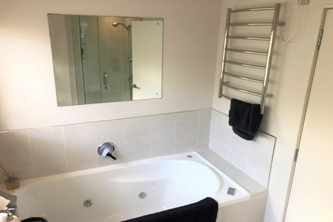 Photo of property in 1/42 Seacliffe Avenue, Belmont, Auckland, 0622