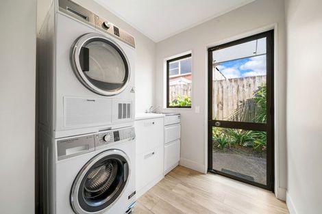 Photo of property in 10 Toroa Street, Torbay, Auckland, 0630