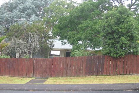 Photo of property in 23 Ellice Road, Totara Vale, Auckland, 0629