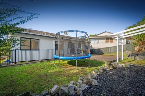 Photo of property in 59 Reynella Drive, Massey, Auckland, 0614