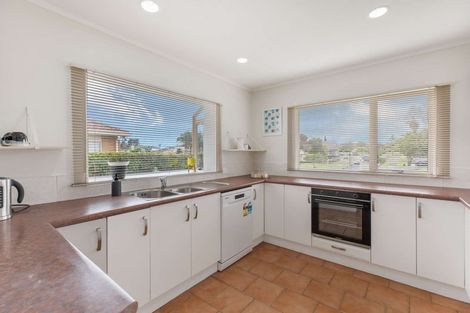 Photo of property in 1/9 Faldo Drive, Golflands, Auckland, 2013