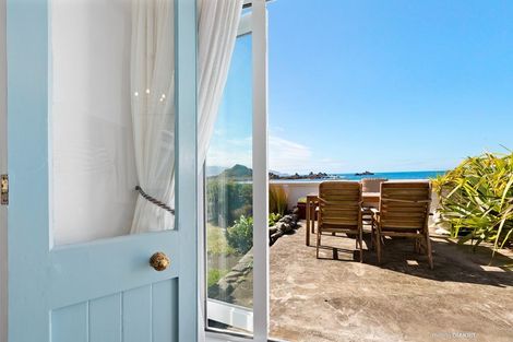 Photo of property in 336 The Esplanade, Island Bay, Wellington, 6023