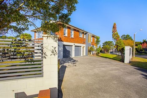 Photo of property in 22 Hartley Terrace, Massey, Auckland, 0614