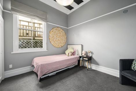 Photo of property in 18 Farm Road, Northland, Wellington, 6012