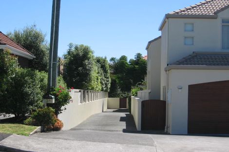 Photo of property in 2/3 Sylvan Park Avenue, Milford, Auckland, 0620