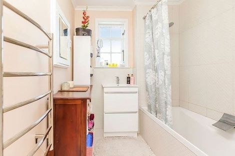 Photo of property in 60 Simla Crescent, Khandallah, Wellington, 6035