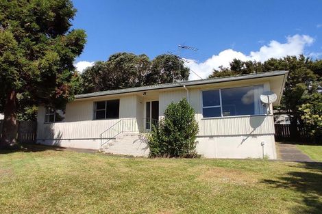 Photo of property in 60 Hellyers Street, Birkdale, Auckland, 0626