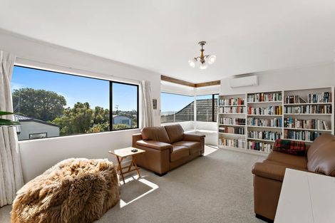 Photo of property in 2/42 Beulah Avenue, Rothesay Bay, Auckland, 0630