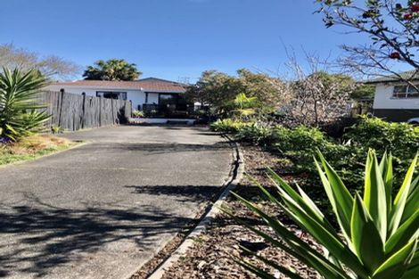 Photo of property in 6 Peterhouse Place, West Harbour, Auckland, 0618