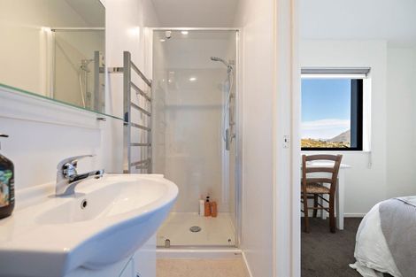 Photo of property in 22 Golden Terrace, Queenstown, 9300