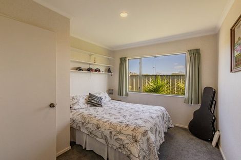 Photo of property in 12 Flemington Place, Taradale, Napier, 4112