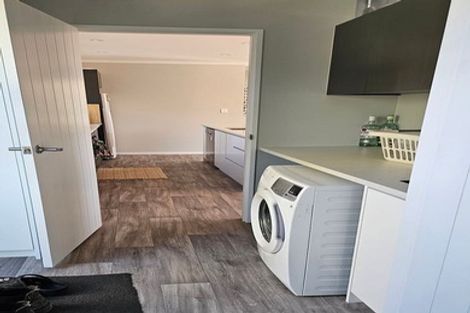 Photo of property in 17a Terry Crescent, Milson, Palmerston North, 4414