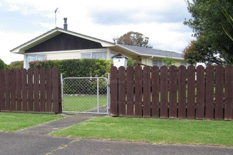 Photo of property in 2 Chantelle Place, Papatoetoe, Auckland, 2025