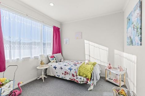 Photo of property in 12 Domett Street, Waitara, 4320