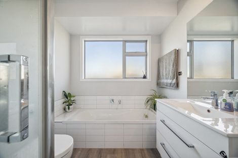 Photo of property in 27 Hinekura Avenue, Taupo, 3330