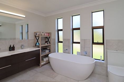 Photo of property in 72 Reservoir Road, Oamaru North, Oamaru, 9400