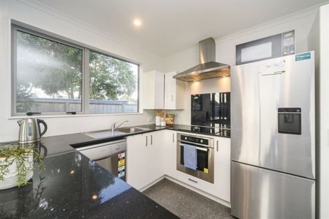 Photo of property in 56 Exeter Crescent, Takaro, Palmerston North, 4412