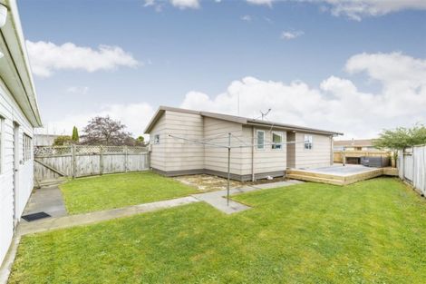 Photo of property in 61 Hillcrest Drive, Kelvin Grove, Palmerston North, 4414