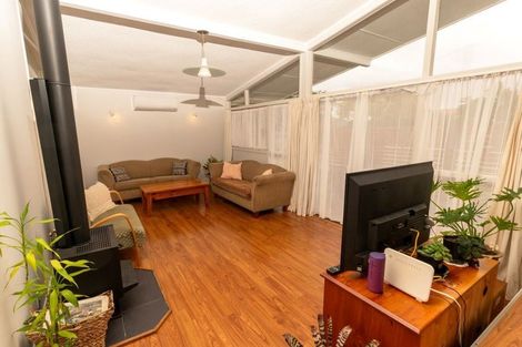 Photo of property in 68 Muir Avenue, Mangere Bridge, Auckland, 2022