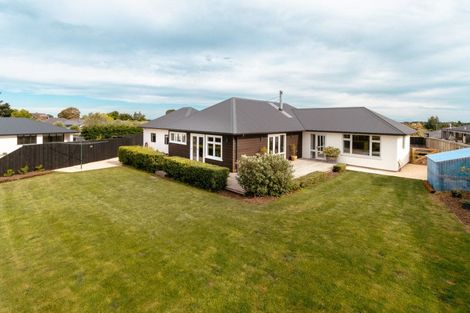 Photo of property in 61/4c Osborne Road, Amberley, 7410