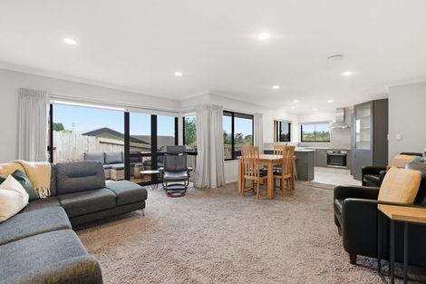 Photo of property in 21 Bateleur Close, Welcome Bay, Tauranga, 3112