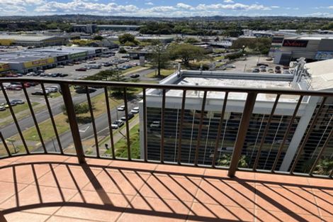 Photo of property in 13h/18 Ronwood Avenue, Manukau, Auckland, 2104