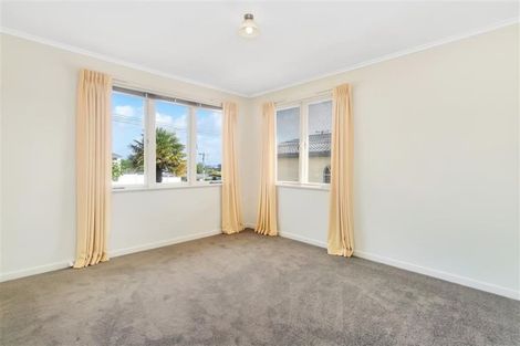 Photo of property in 67 Mcleod Road, Te Atatu South, Auckland, 0610