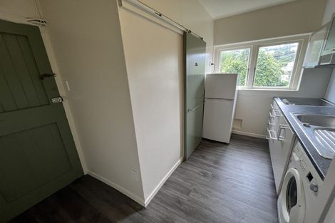 Photo of property in 29 Saint Michaels Crescent, Kelburn, Wellington, 6012