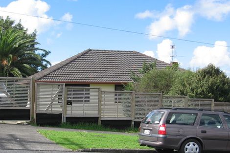 Photo of property in 2/46d Pleasant Road, Glen Eden, Auckland, 0602