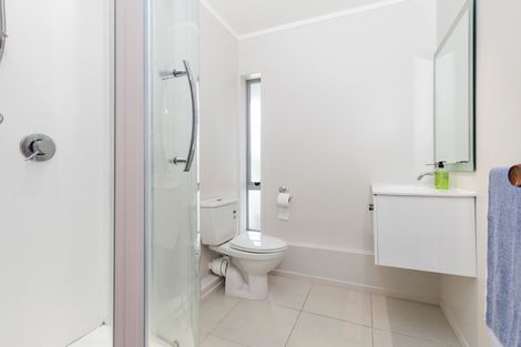 Photo of property in 39 Harbour View Road, Point Wells, 0986