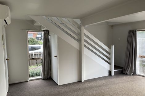 Photo of property in 133f1 Queens Drive, Lyall Bay, Wellington, 6022