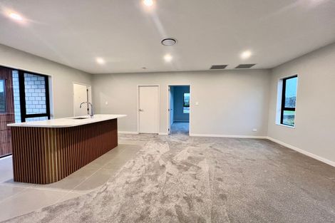 Photo of property in 16 Kiokio Place, Swanson, Auckland, 0614