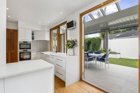 Photo of property in 2/14 Sanders Avenue, Takapuna, Auckland, 0622