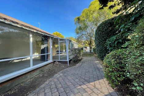 Photo of property in 427 Avonhead Road, Avonhead, Christchurch, 8042