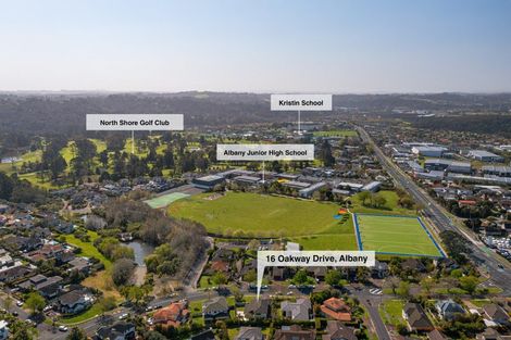 Photo of property in 16 Oakway Drive, Schnapper Rock, Auckland, 0632