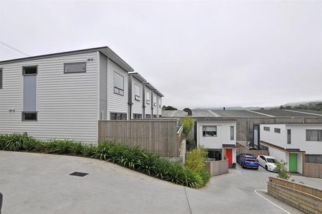 Photo of property in 7u4 Handyside Street, Tawa, Wellington, 5028