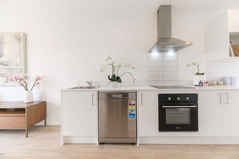 Photo of property in 250a Great North Road, Henderson, Auckland, 0612