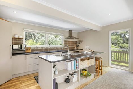 Photo of property in 8 Tranquil Glade, Hillcrest, Auckland, 0627