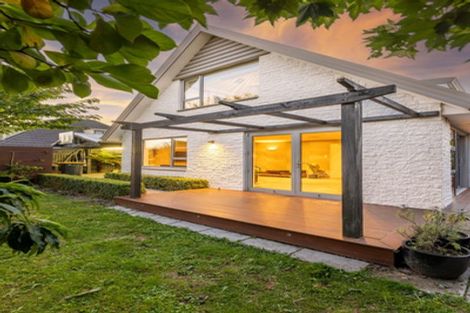 Photo of property in 52 Crofton Road, Harewood, Christchurch, 8051