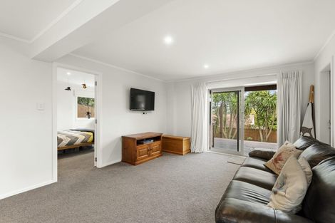 Photo of property in 24 Shanaway Rise, Hillcrest, Auckland, 0627