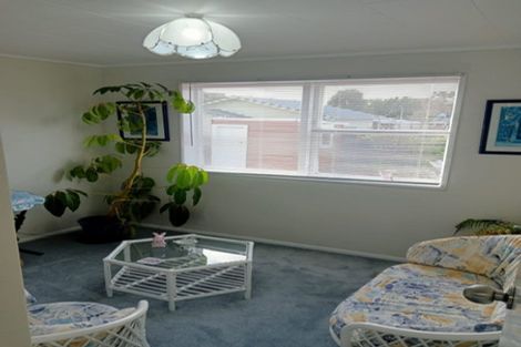 Photo of property in 11 Iredale Road, Hawera, 4610