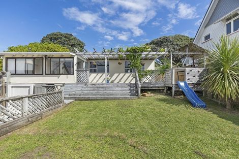 Photo of property in 14 Rainsford Street, Moturoa, New Plymouth, 4310