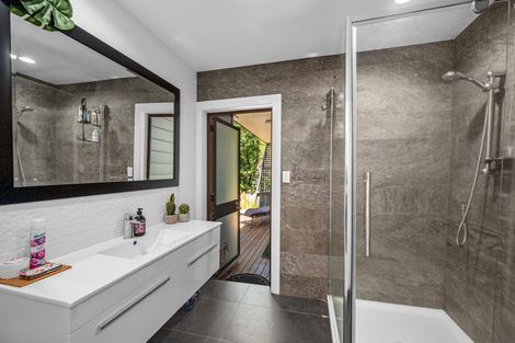 Photo of property in 1/127 Churchill Road, Rothesay Bay, Auckland, 0630