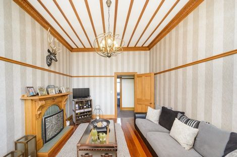 Photo of property in 5 Queen Street, Feilding, 4702