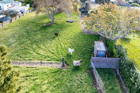 Photo of property in 6 Hussey Street, Waverley, 4510