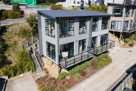Photo of property in 4 William Earp Place, Tawa, Wellington, 5028