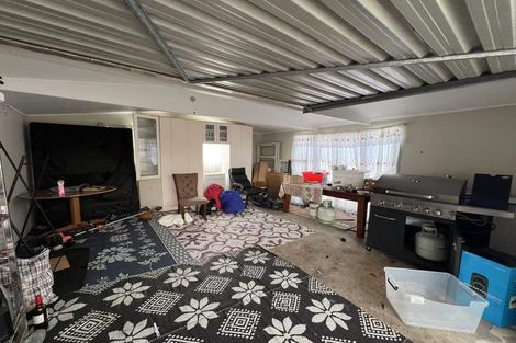 Photo of property in 48 Spence Road, Henderson, Auckland, 0612
